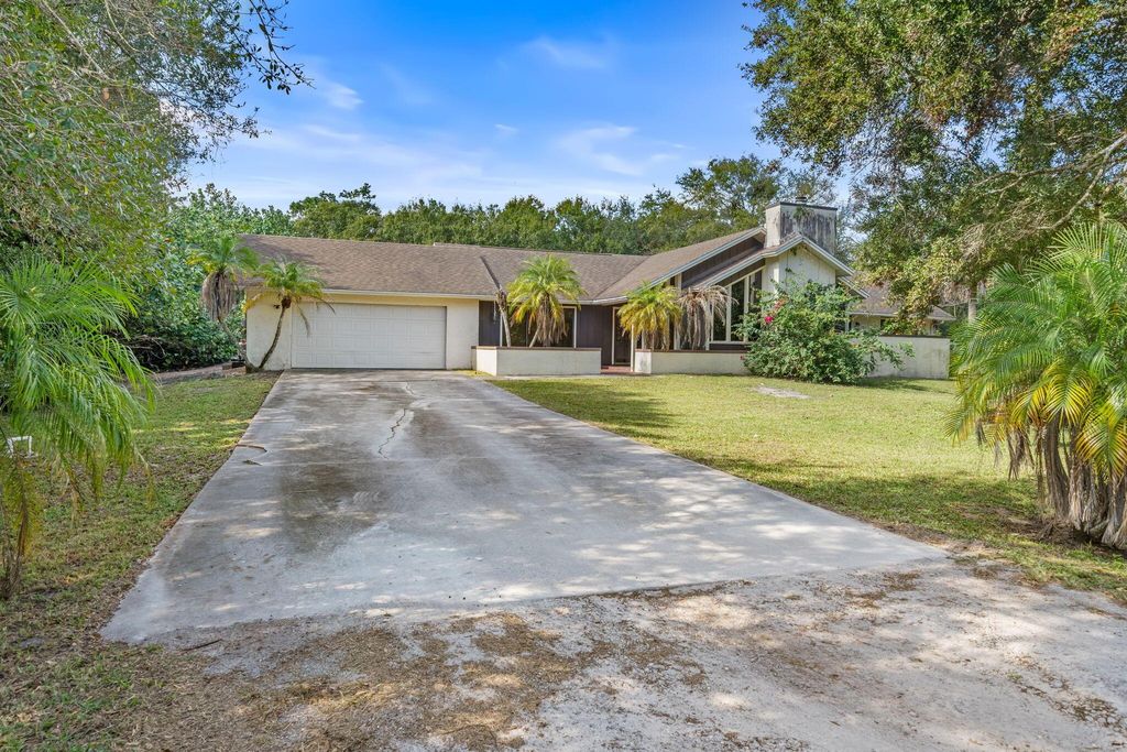 1401 Bennett Road, Fort Pierce, FL 34947