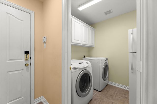 2407 Royal Palm Court, League City, TX 77573