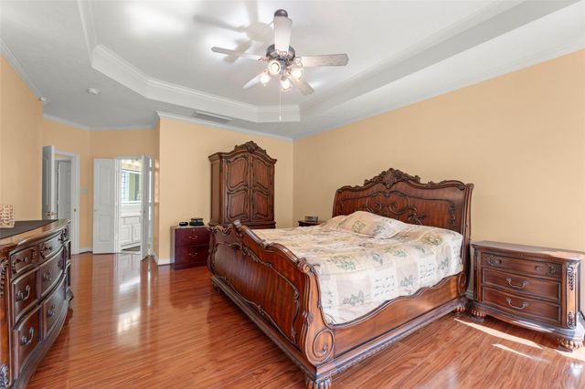 2407 Royal Palm Court, League City, TX 77573