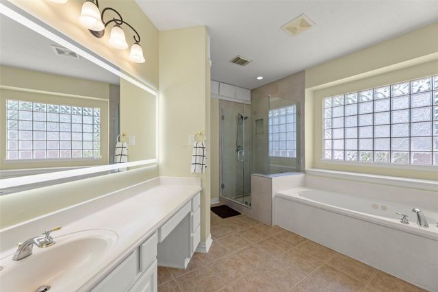 2407 Royal Palm Court, League City, TX 77573