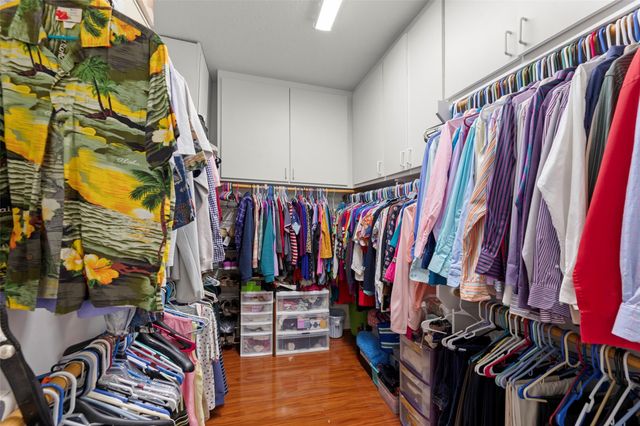 2407 Royal Palm Court, League City, TX 77573