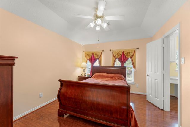 2407 Royal Palm Court, League City, TX 77573