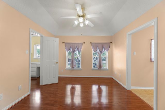 2407 Royal Palm Court, League City, TX 77573