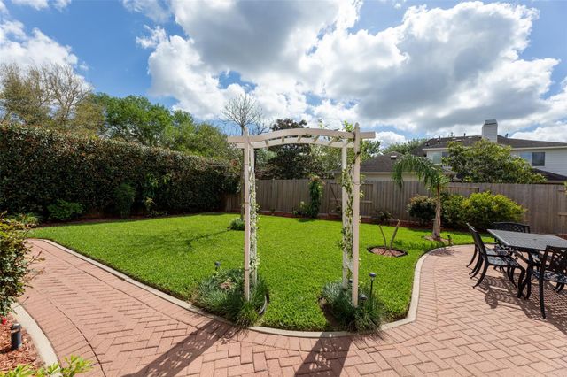 2407 Royal Palm Court, League City, TX 77573