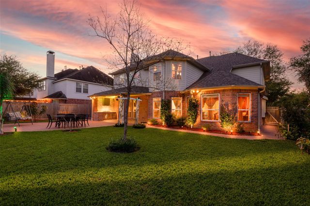 2407 Royal Palm Court, League City, TX 77573