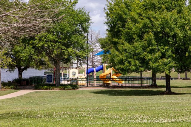 2407 Royal Palm Court, League City, TX 77573