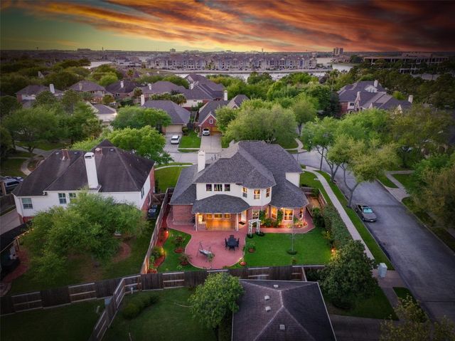 2407 Royal Palm Court, League City, TX 77573