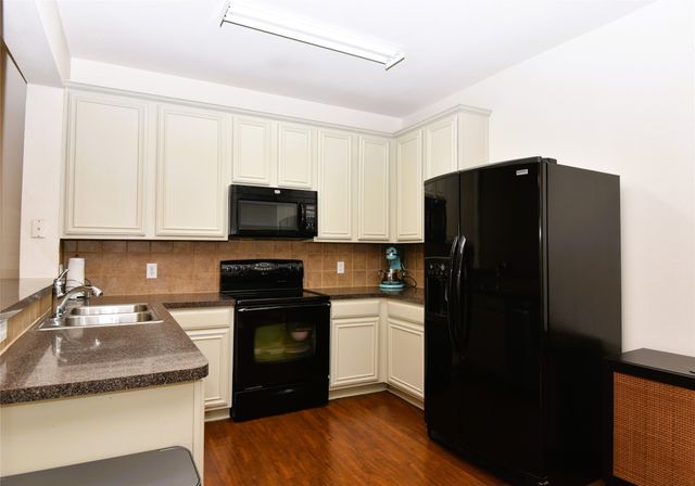 2505 Durango Ridge Drive, Bedford, TX 76021