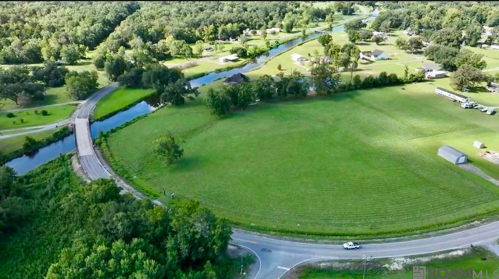 46093 Stringer Bridge Rd, St Amant, LA 70774