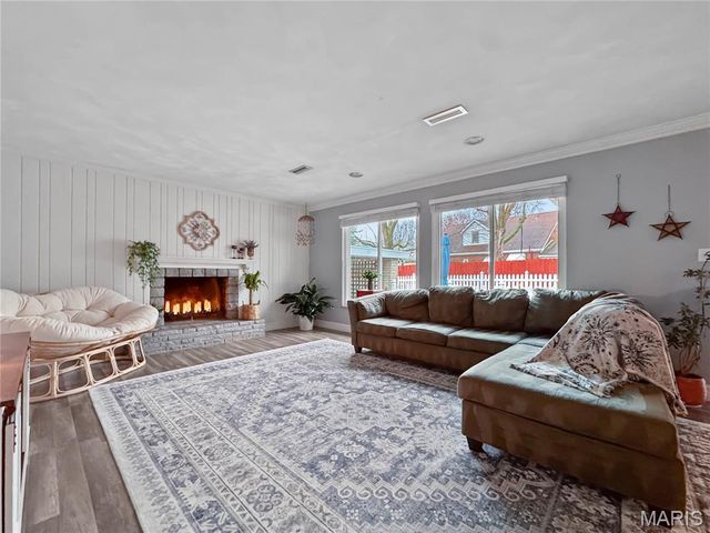 325 N MARKET Street N, Waterloo, IL 62298