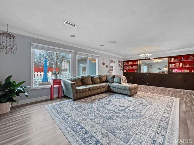 325 N MARKET Street N, Waterloo, IL 62298