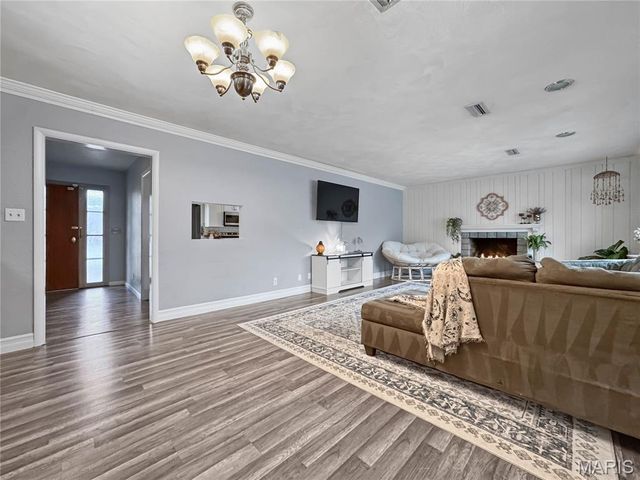 325 N MARKET Street N, Waterloo, IL 62298