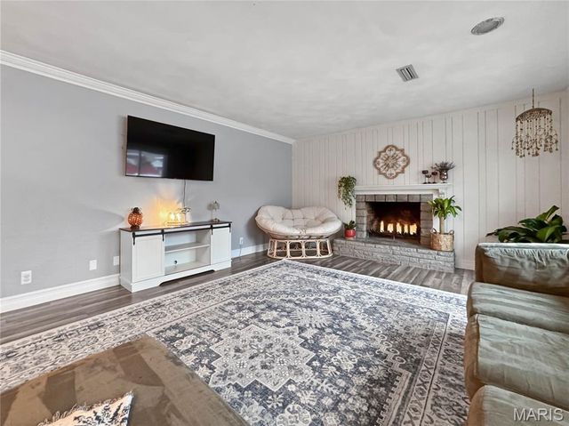 325 N MARKET Street N, Waterloo, IL 62298