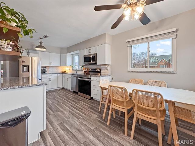 325 N MARKET Street N, Waterloo, IL 62298