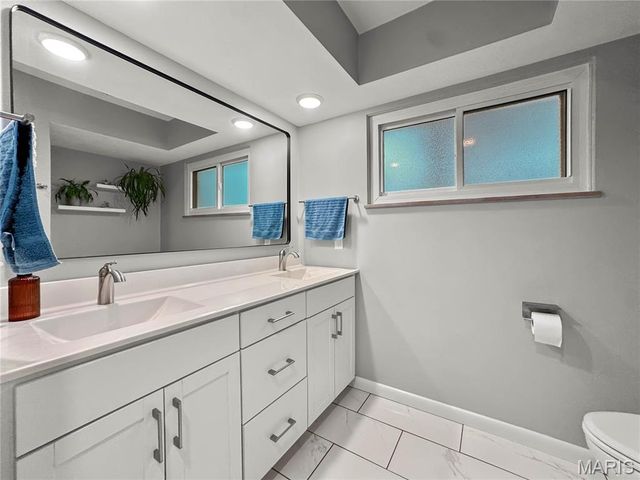 325 N MARKET Street N, Waterloo, IL 62298