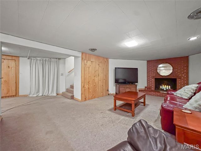 325 N MARKET Street N, Waterloo, IL 62298