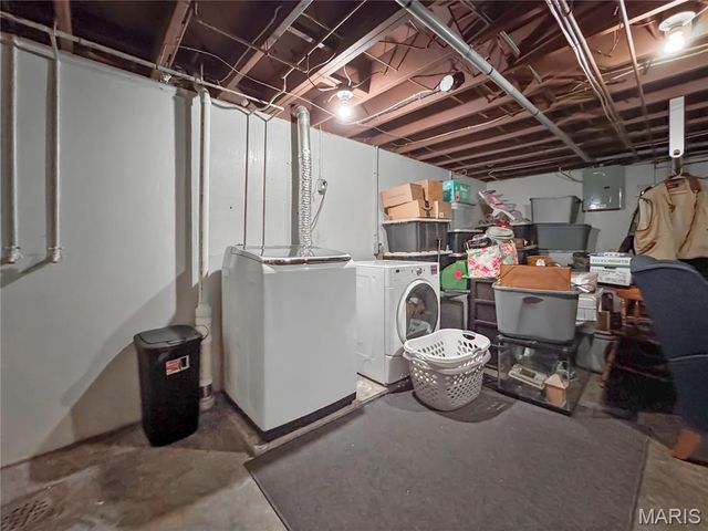 325 N MARKET Street N, Waterloo, IL 62298