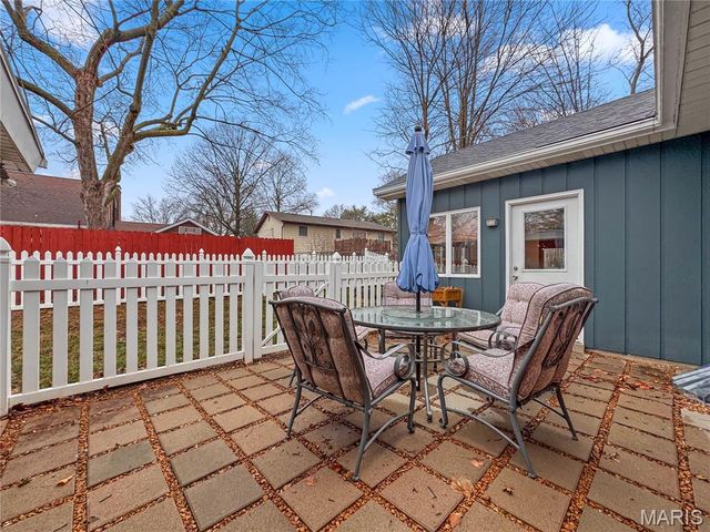 325 N MARKET Street N, Waterloo, IL 62298