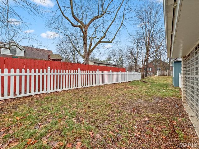 325 N MARKET Street N, Waterloo, IL 62298