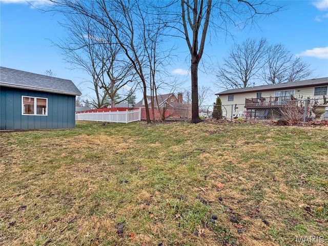 325 N MARKET Street N, Waterloo, IL 62298