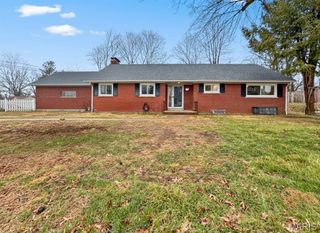 325 N MARKET Street N, Waterloo, IL 62298