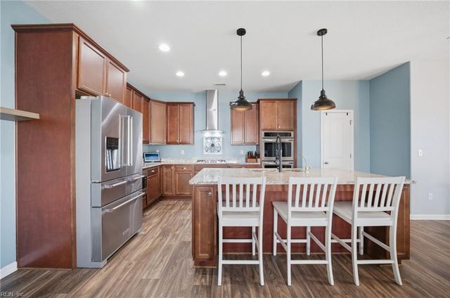 102 Oak Bend CT, Moyock, NC 27958