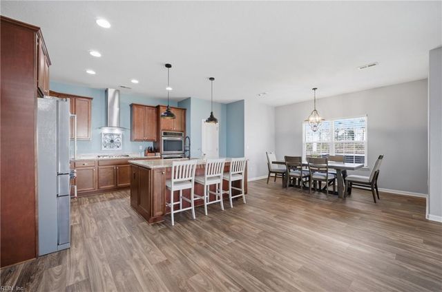 102 Oak Bend CT, Moyock, NC 27958