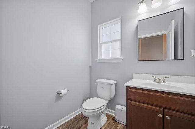 102 Oak Bend CT, Moyock, NC 27958