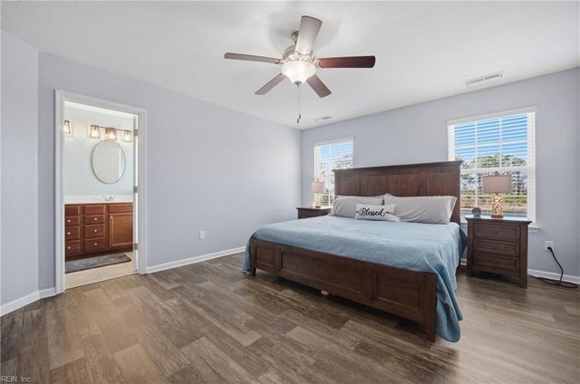 102 Oak Bend CT, Moyock, NC 27958