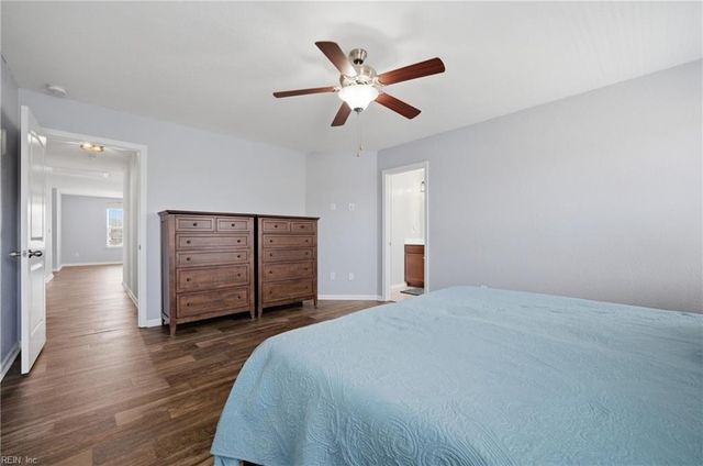 102 Oak Bend CT, Moyock, NC 27958