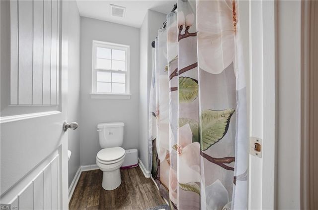 102 Oak Bend CT, Moyock, NC 27958