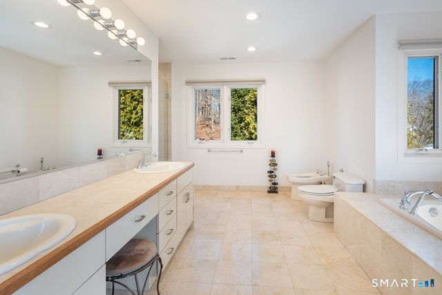 403 Silver Creek Lane 403, Norwalk, CT 06850