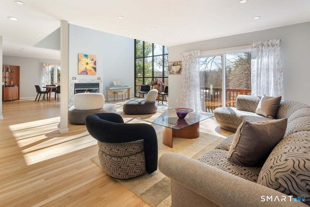 403 Silver Creek Lane 403, Norwalk, CT 06850