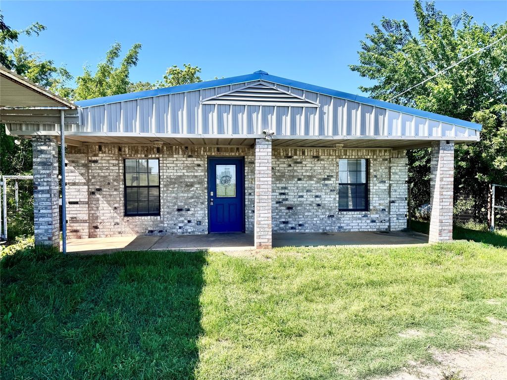 1726 FM 2048, Boyd, TX 76023