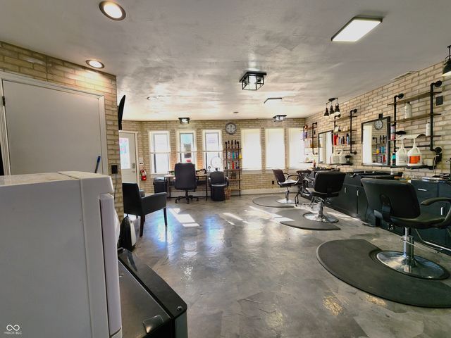 1530 S A Street, Elwood, IN 46036