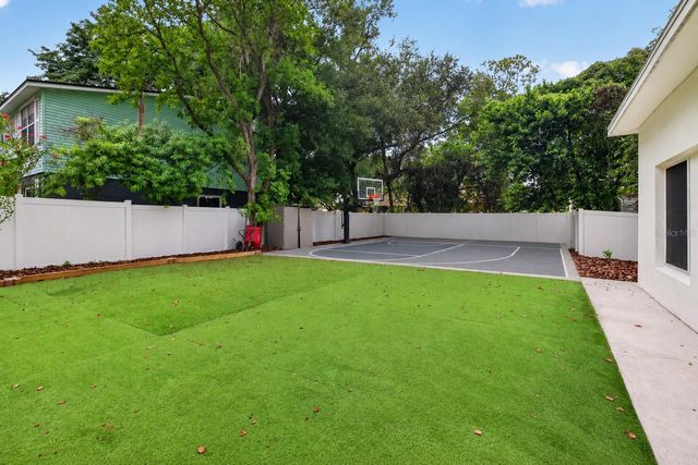 5114 CHILKOOT STREET, Tampa, FL 33617