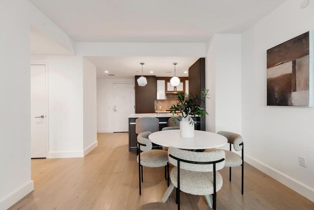 100 Lovejoy Wharf 8H, Boston, MA 02114