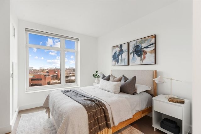 100 Lovejoy Wharf 8H, Boston, MA 02114