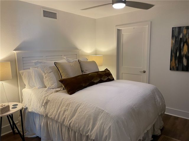 1000 N Station St 106, Port Aransas, TX 78373