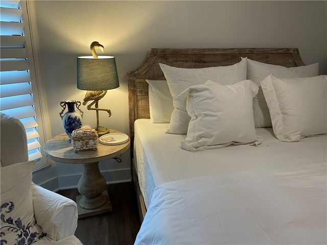 1000 N Station St 106, Port Aransas, TX 78373