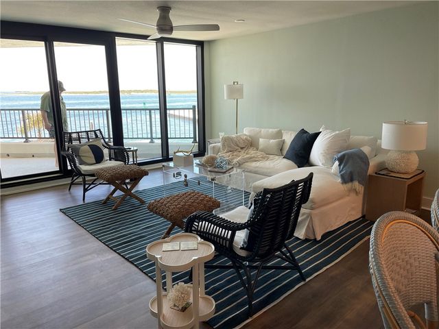 1000 N Station St 106, Port Aransas, TX 78373