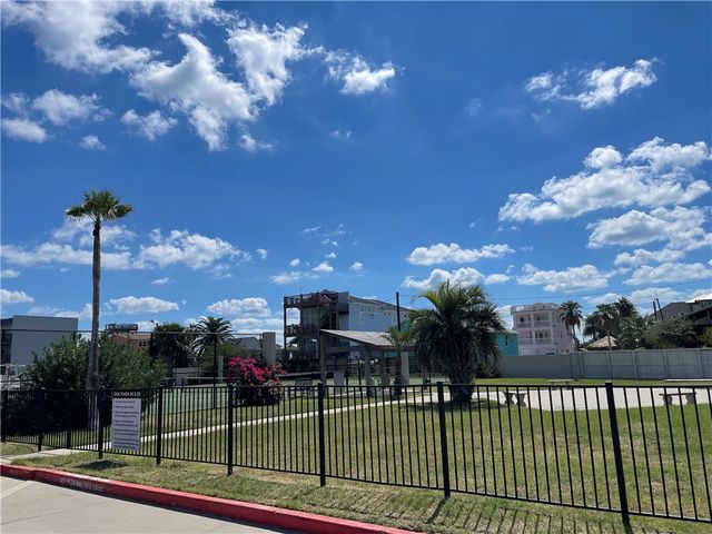 1000 N Station St 106, Port Aransas, TX 78373