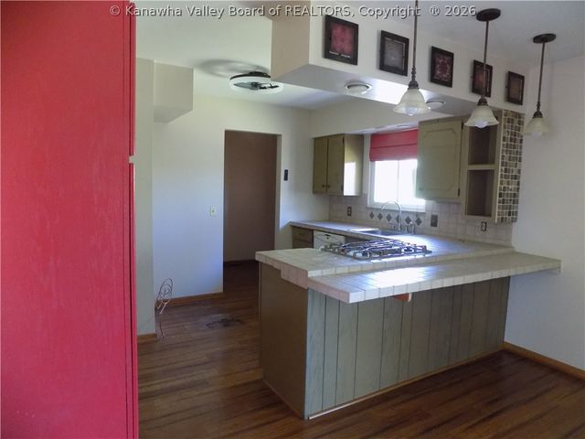 2008 Cortona Lane, Sissonville, WV 25320