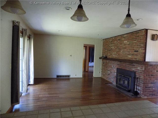 2008 Cortona Lane, Sissonville, WV 25320