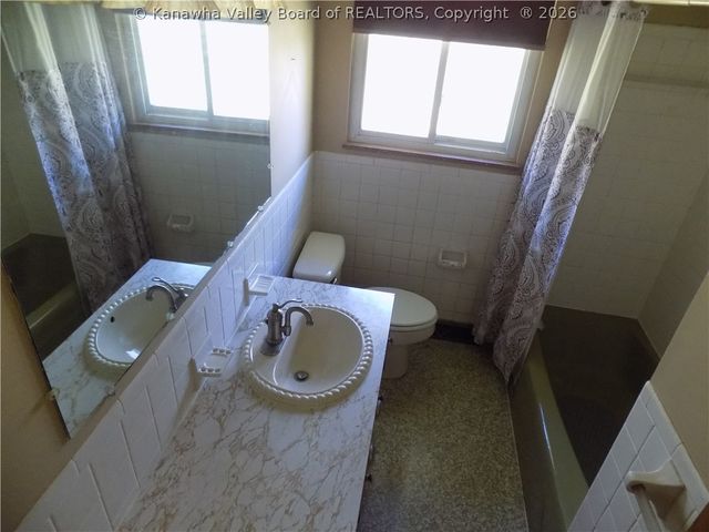 2008 Cortona Lane, Sissonville, WV 25320