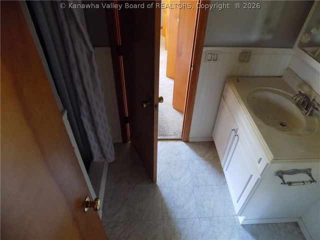 2008 Cortona Lane, Sissonville, WV 25320