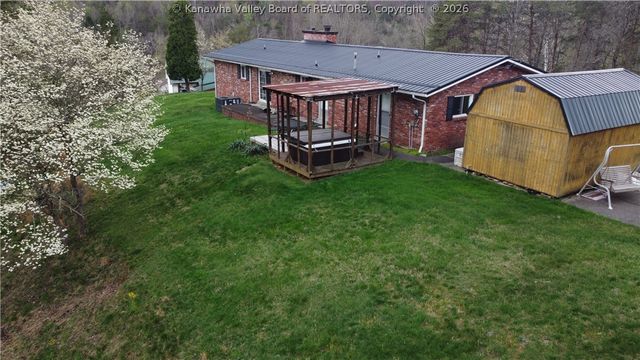 2008 Cortona Lane, Sissonville, WV 25320