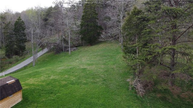 2008 Cortona Lane, Sissonville, WV 25320