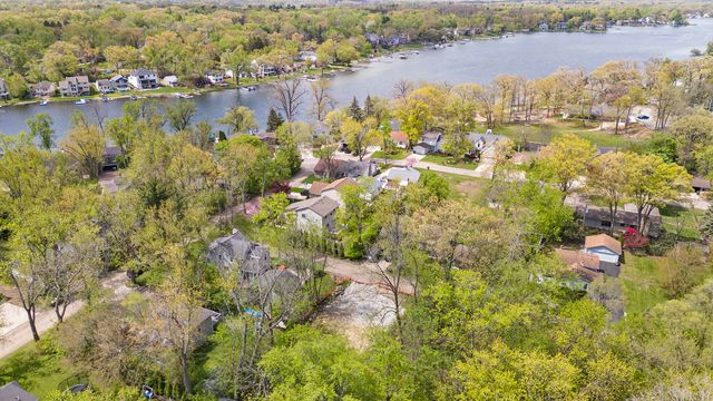 3965 Carrick Avenue, West Bloomfield, MI 48324