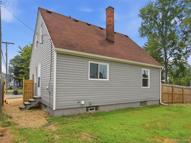 15201 Cavour Street, Livonia, MI 48154